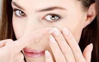 多少岁可以带隐形眼镜，多少岁可以带隐形眼镜是不是会把视网膜弄薄