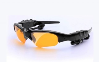 海豚眼镜是什么颜色的，海豚眼镜是什么颜色的图片