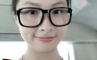 女人戴什么眼镜好看，60岁女人戴什么眼镜好看